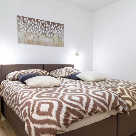 Apartments Raspolic كاستاف المظهر الخارجي الصورة