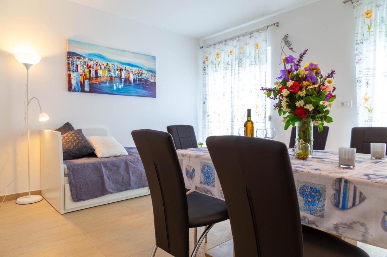 Apartments Raspolic كاستاف المظهر الخارجي الصورة