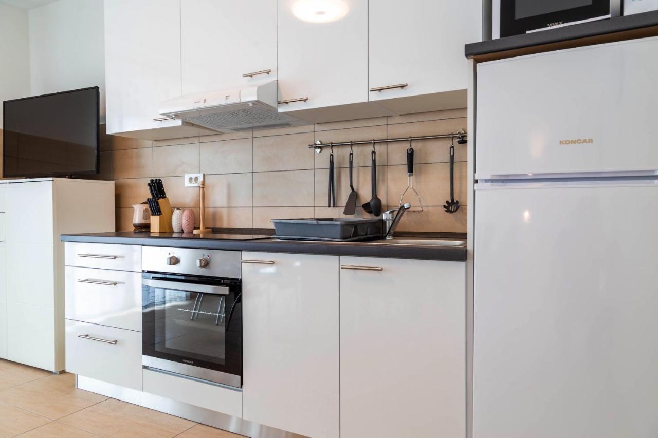 Apartments Raspolic كاستاف المظهر الخارجي الصورة