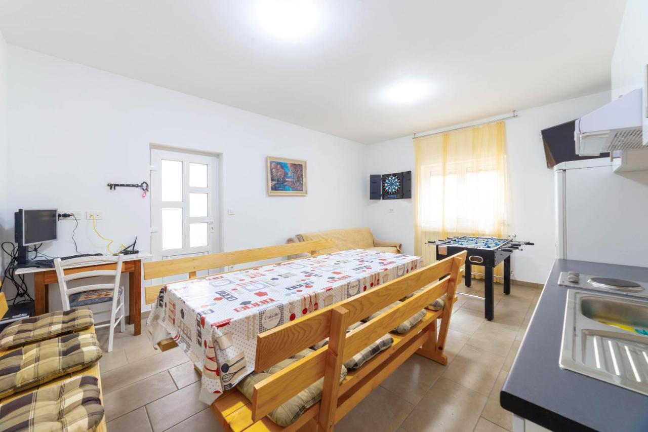 Apartments Raspolic كاستاف المظهر الخارجي الصورة